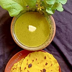 A picture of Sarson Da Saag Te Makke Di Roti / Sarso ka saag aur Makke ki roti.