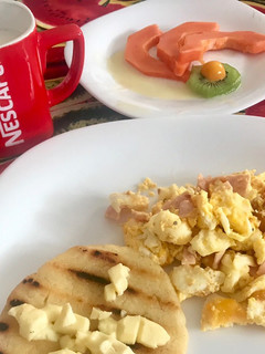 Una foto de Huevos con jamón y queso