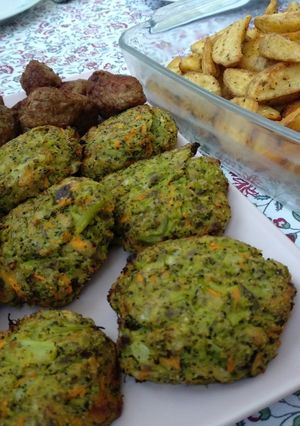 Brokkolifasírt sajttal recept fotója