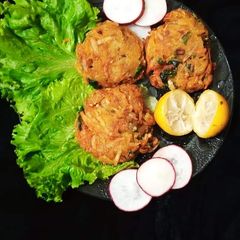 A picture of Potato pancakes 😋😋.