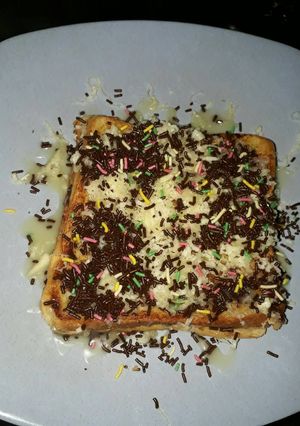 Foto resep Roti Panggang Keju Coklat Susu 😋🍞