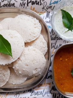इंस्टेंट ब्रेड इडली (instant bread idli reicpe in Hindi) रेसिपी मुख्य फोटो