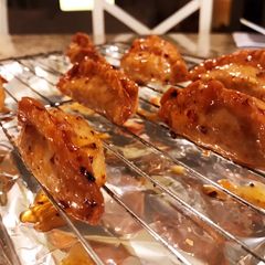 A picture of Pot stickers/dumplings.