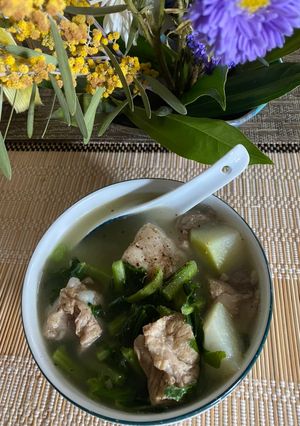 Hình của món Canh su hào nấu sườn.