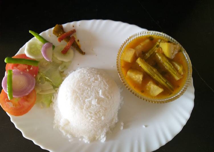 Get Breakfast of Toor dal Lauki Sem phali curry