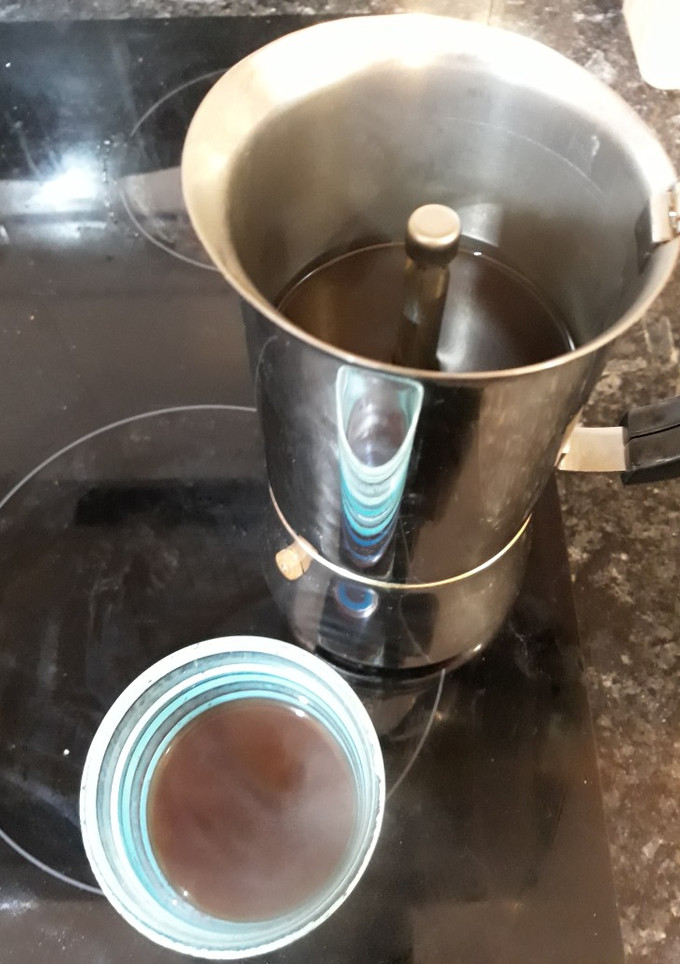 Una foto de Té negro con especias y miel anti resfriado