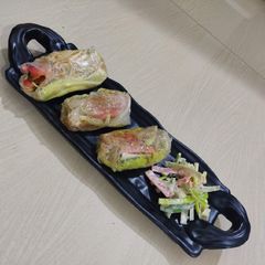 A picture of Rice Paper Noodle Roll.