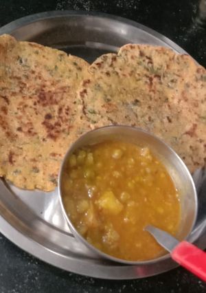 आलू मटर की सब्जी (aloo matar ki sabzi recipe in Hindi) रेसिपी मुख्य फोटो