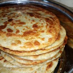 A picture of Appetizing chapatis.
