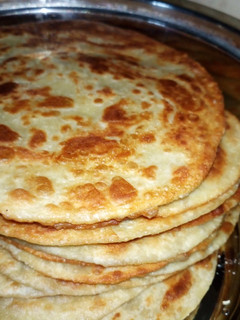A picture of Appetizing chapatis.
