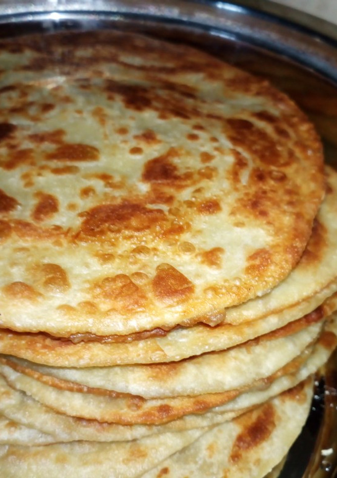 A picture of Appetizing chapatis.
