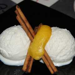 Una foto de Helado casero de Leche Merengada