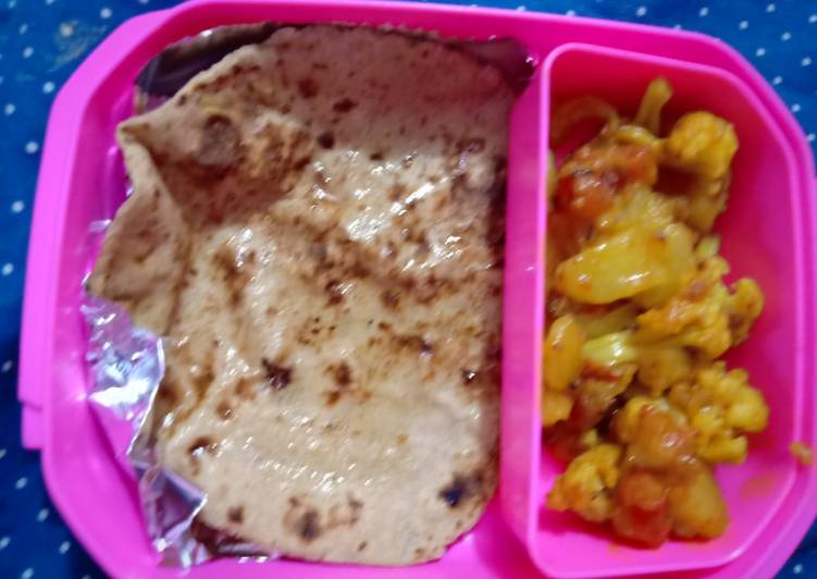 Aalu gobhi veg with chappati