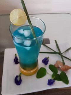 બ્લુ આઇસ ટી (Blue Ice Tea Recipe In Gujarati) રેસીપી મુખ્ય ફોટો