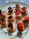 Canapés con Jamón ahumado en mini chulengo
