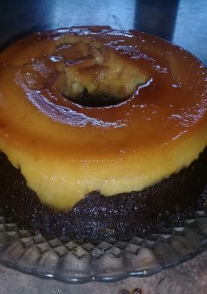 Una foto de Torta choco flan