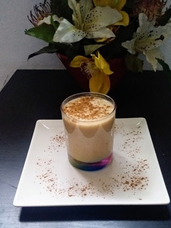Una foto de Batido cremoso multifrutas saludable