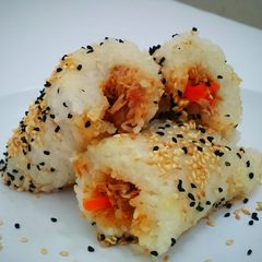 A picture of Sticky rice roll.
