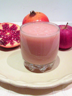 Una foto de Batido de manzana, naranja y granada