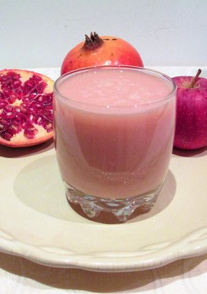 Foto principal de Batido de manzana, naranja y granada