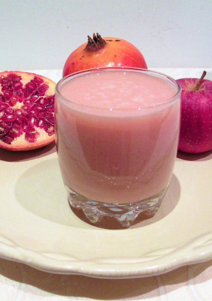 Una foto de Batido de manzana, naranja y granada
