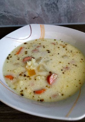 Tejszínes zöldségleves virslivel recept fotója