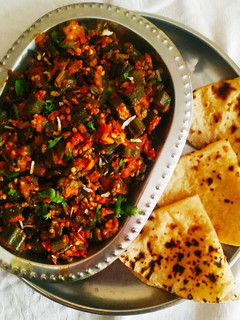 ड्राई भिंडी की सब्जी (Dry bhindi ki sabzi recipe in hindi) रेसिपी मुख्य फोटो