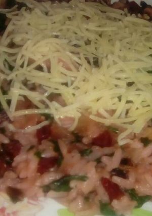 Una foto de Arroz con hojas de remolacha!! 👌👌😊