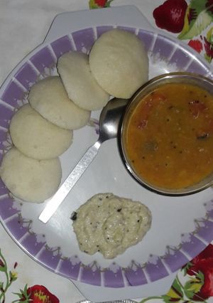 A picture of Idli.