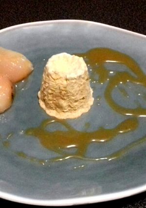 Une photo de Parfait Spéculoos, poires pochées caramel au beurre salé