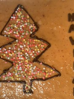 Una foto de Tarta de turrón y chocolate(yo no use azúcar pero se puede incorporar)