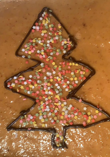 Una foto de Tarta de turrón y chocolate(yo no use azúcar pero se puede incorporar)