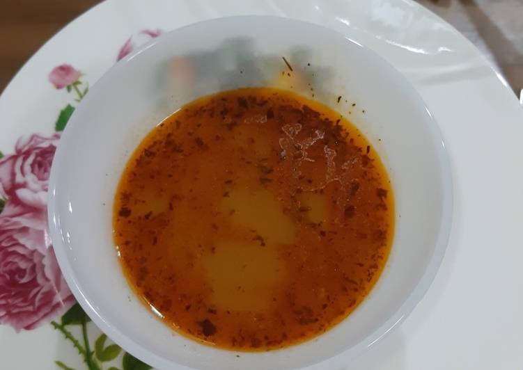 Star shaped pasta soup (Yıldız şehriye çorbası)