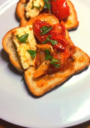 Una foto de Tomate 🍅 Asado con Queso 🧀