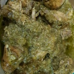 A picture of 3 spice Green chicken curry.