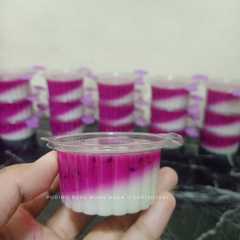 A picture of Puding Susu Buah Naga.