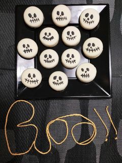 Una foto de Galletitas fantasmas de chocolate blanco