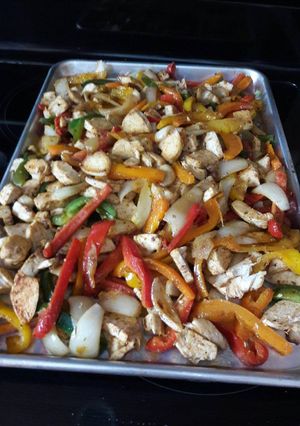 A picture of Chicken fajitas.
