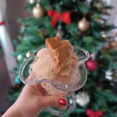 Una foto de Helado de turrón