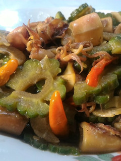 Foto resep (124).Oseng cumi asin pare pedass