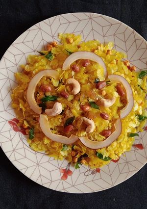 નાયલોન પૌવા નો ચેવડો (Nylon Pauva Chevdo Recipe In Gujarati) રેસીપી મુખ્ય ફોટો