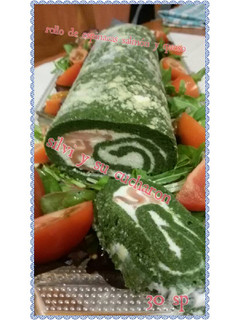 Una foto de Rollo de Espinacas, salmón y queso