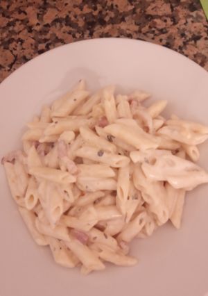 Una foto de Macarrones con nata
