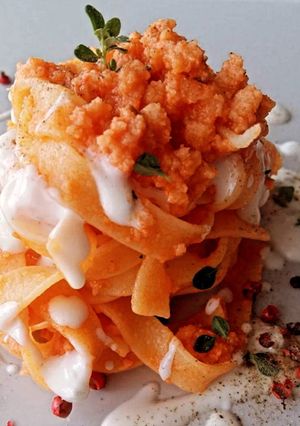 Foto di Tagliatelle al ragù di mazzancolle con crema di gorgonzola dolce