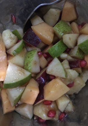 A picture of Fruit chaat.