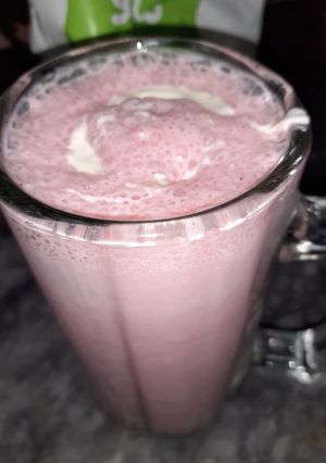 A picture of Strawberry creamer.