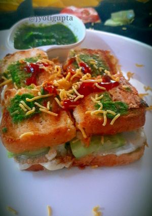 वेज चीज़ सैंडविच (Veg cheese sandwich recipe in Hindi) रेसिपी मुख्य फोटो