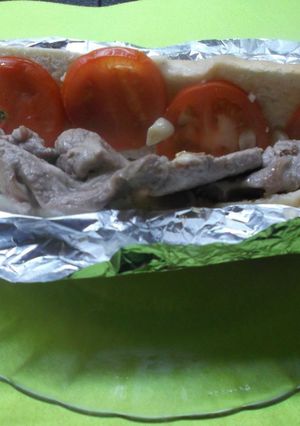 Una foto de Bocadillo de cabezada con ajos fritos