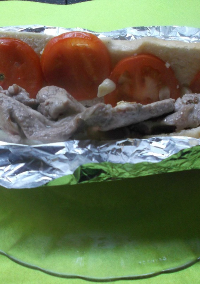 Una foto de Bocadillo de cabezada con ajos fritos