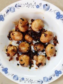 பூண்டு காளான் பிரை (Mushroom garlic) செய்முறை முக்கிய புகைப்படம்